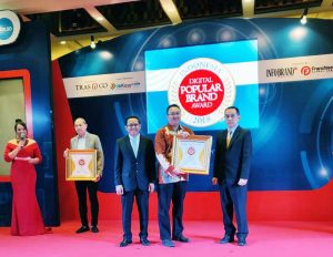 Trendy Di Dunia Digital, Shop&Drive Raih Indonesia Brand Award 2018