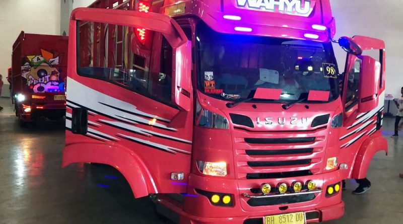 Belasan Truk Isuzu ELF Ramaikan Jogjakarta Truck Festival 2018