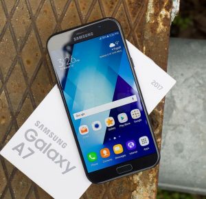 Samsung Galaxy A7, Ponsel dengan 3 Kamera Utama Resmi Meluncur