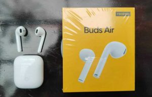 realme Buds Air dan realme 5i Terjual 6000 Unit