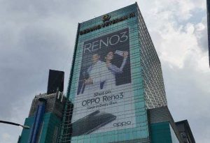 Pasang Iklan Outdoor di Gedung Veteran, OPPO Pamer Hasil Foto Reno3