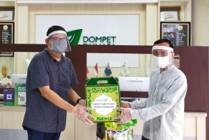 OPPO Serahkan Donasi Terakhir #SejernihDepanMata ke Dompet Dhuafa