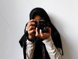 Cara Edit Foto Berwarna Dengan Background Hitam Putih Terbaik