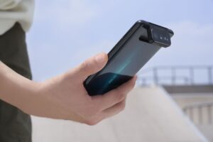 Asus Zenfone 7 | 7 Pro Rilis Dengan Mekanisme 3 Kamera Putar