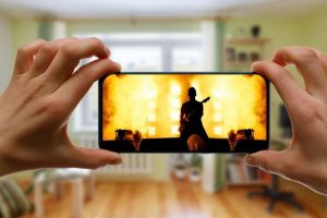 Honne dan Everglow Hadir di Smartfren WOW Virtual Concert 2020