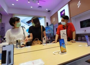 HUAWEI Hadirkan High-End Experience Store di Bandung