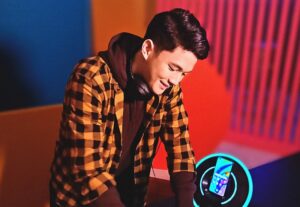 OPPO x UNIQLO Hadirkan Digital Catalogue Flannel Collection 2020