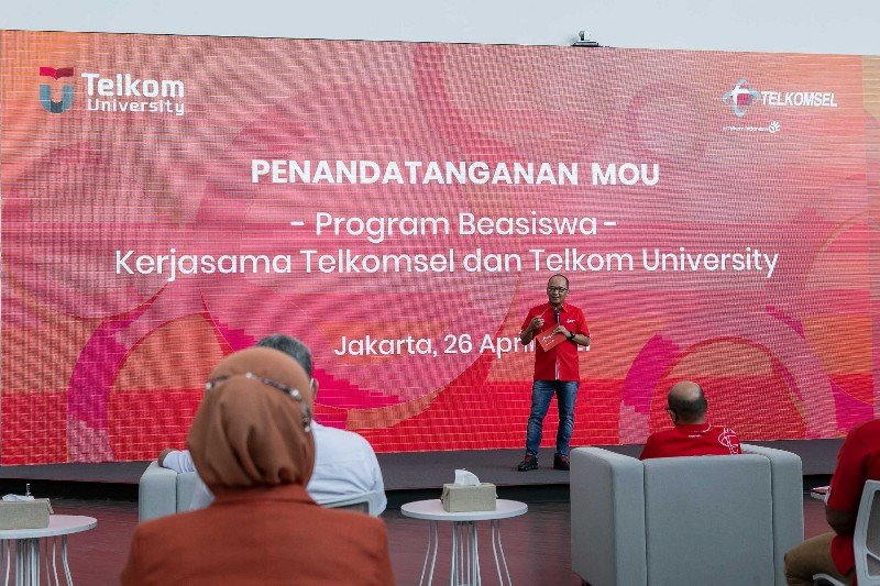 Telkomsel & Telkom University Hadirkan Program Beasiswa - REVIEW1ST.COM