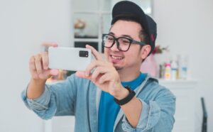 Mau Jadi Content Creator? Simak Tips Keren Ala YouTuber Edho Zell!