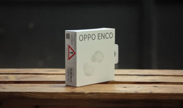 Review OPPO Enco Buds 2021: Kelebihan, Kekurangan, Harga & Spesifikasi