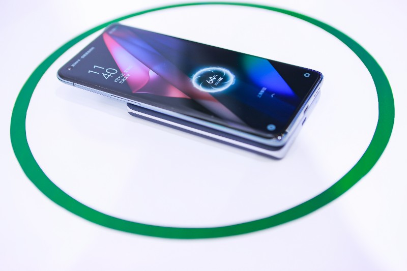 OPPO Pamerkan Seri MagVOOC Baru dan Teknologi Konektivitas dalam Mobil di Smart China Expo 2021