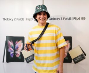 Tak Mau Ketinggalan Tren Foldable, Vino G. Bastian Tertangkap Beli  Samsung Galaxy Z Flip3