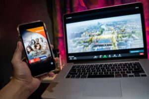 MAXstream Rilis “Merindu Cahaya de Amstel”, Film Dengan Kisah Cinta Menggugah