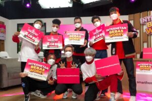 Smartfren Hadirkan Unlimited Nonstop buat Internetan Happy Bebas Worry
