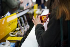 4 Teknologi Smartphone Yang Memanjakan