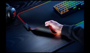 Razer Strider Chroma & Razer Goliathus Chroma 3XL Dirilis