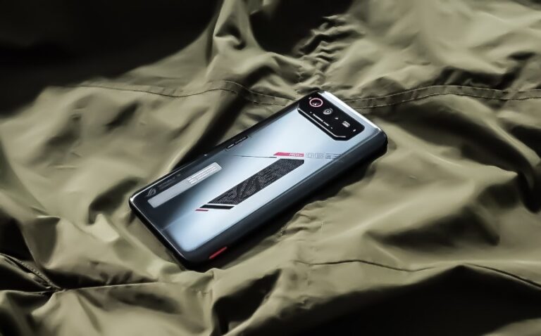 Asus rog phone 6d 12 256. ASUS ROG Phone 6. ASUS ROG Phone 6 чехол. ASUS смартфон Phone 6 IND. ASUS ROG Phone 6d модель камеры.