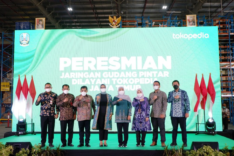 Gubernur Jatim Resmikan Gudang Pintar ‘Dilayani Tokopedia’ Osowilangun 