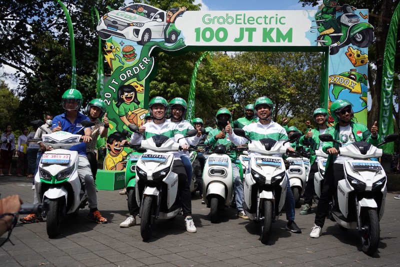 GrabElectric Tempuh 100 Juta Kilometer, ''Kelilingi Dunia” Lebih dari 2.700 Kali