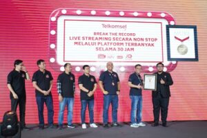 Telkomsel Official Store Raih Penghargaan dari MURI