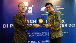 Kolaborasi PT DCI Indonesia Tbk dan APJII Perkuat Koneksi Internet