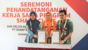Sharp Indonesia berkomitmen membangun negeri melalui program Sharp Class