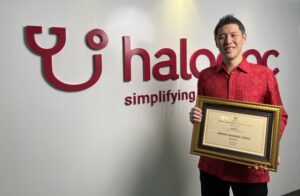 Halodoc Menerima PPKM Award atas Kontribusinya dalam Penanganan COVID-19