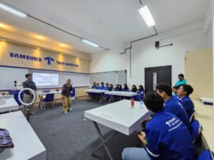 Uji Kompetensi Keahlian Samsung Tech Institute di SMK 