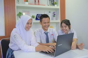 Berbekal Coding dan ProgrammingÂ Murid Sekolah Bisa Rancang Produk IoT