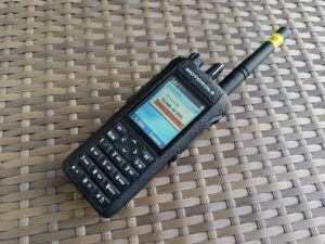 Hands On MOTOTRBO R7, Radio Portabel Digital 2 Arah Mumpuni