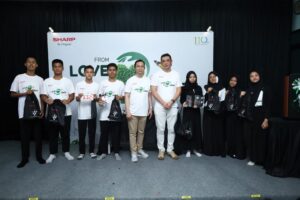 Program Sharp Ecobition Workshop: Mengubah Limbah Plastik Menjadi Barang Bernilai di Palembang