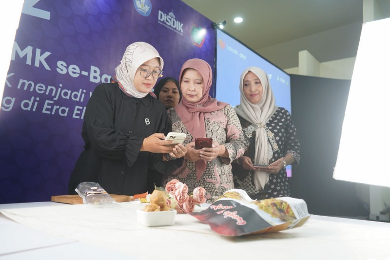 Pelatihan Naik KeLaz: Mempersiapkan Guru SMK untuk Kewirausahaan Digital di Indonesia