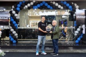 Warga Malang Kini Bisa Beli Wearable Devices di Samsung Experience Store