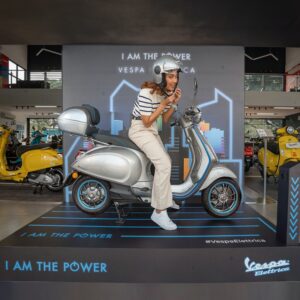 Vespa, Merek Premium Lifestyle yang Digemari Lintas Generasi Melalui Vespa Elettrica! 