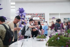 Masyarakat Indonesia Antusias Sambut Penjualan Perdana OPPO Reno10 Series