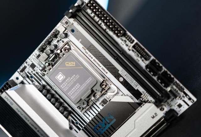 COLORFUL Luncurkan Motherboard Mini-ITX CVN B760I FROZEN WIFI D5