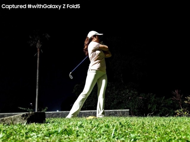 Tips Fotografer Untuk Punya Foto Golf yang Aesthetic di Malam Hari, Pakai HP Lipat Samsung