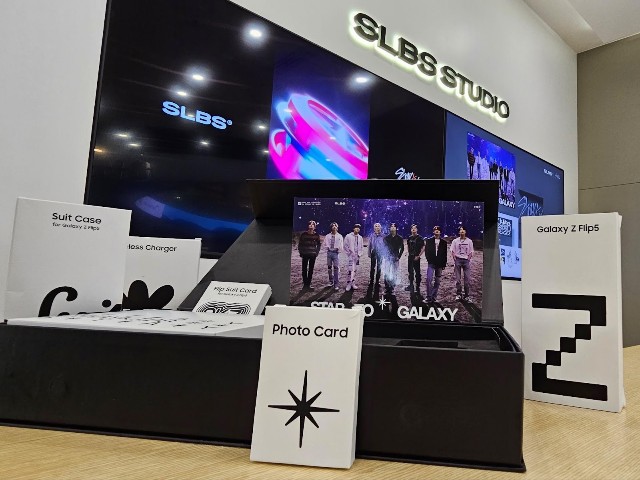 Samsung Buka Studio Personalisasi Pertama dan Luncurkan Flipsuit Case Edisi Stray Kids