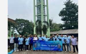 Dukung Komunitas Penyandang Disabilitas Garut Karyawan dan Manajemen XL Axiata Mengajar di SLB