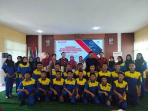 Sharp Indonesia Dukung Upaya Pemerintah: Program Sharp Class di SMKN 1 Sukorejo