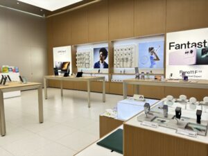 Grand Opening OPPO Experience Store Summarecon Mall Bandung: Peluncuran Jam Tangan Pintar Watch X