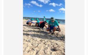 Erajaya Active Lifestyle Menggelar Aksi Sosial dan Bersihkan Pantai di Bulan Ramadhan