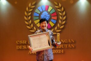 Smartfren Raih Penghargaan CSR & PDB 2024 dari Kementerian PDTT RI