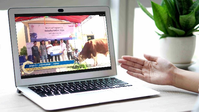 Telkomsel Sambut Iduladha 1445 H dengan Program CSR 'Sambungkan Senyuman'