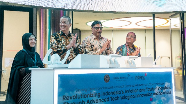 Indosat Ooredoo Hutchison dan Garuda Indonesia Jajaki Kolaborasi Strategis