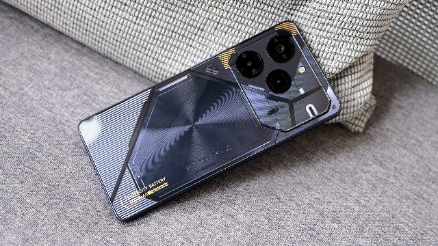 Rayakan Kemerdekaan dengan TECNO POVA 6 Pro 5G: Smartphone Gaming dengan Performa Terbaik