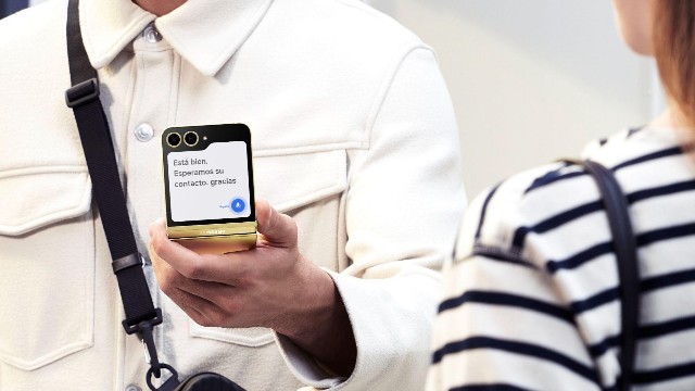 Samsung Galaxy Z Flip6 Hadir dengan Fitur AI On Device untuk Komunikasi Tanpa Batas Bahasa