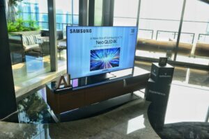 Samsung TV AI Neo QLED 8K: Menetapkan Standar Baru dalam Menonton TV