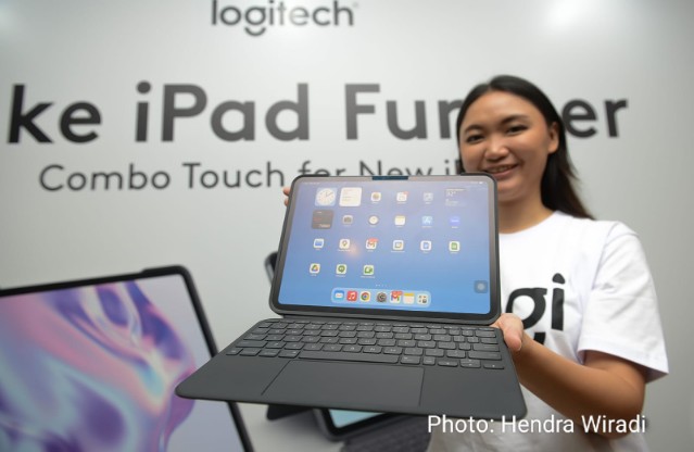 Logitech Combo Touch Hadir untuk iPad Air dan iPad Pro Terbaru: Solusi Keyboard Case Premium dan Portabel