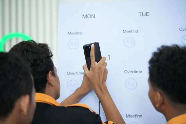 SMKN 4 Tangerang Kunjungi Pabrik OPPO: Menyelami Proses Produksi Smartphone yang Menggerakkan Ekonomi Indonesia